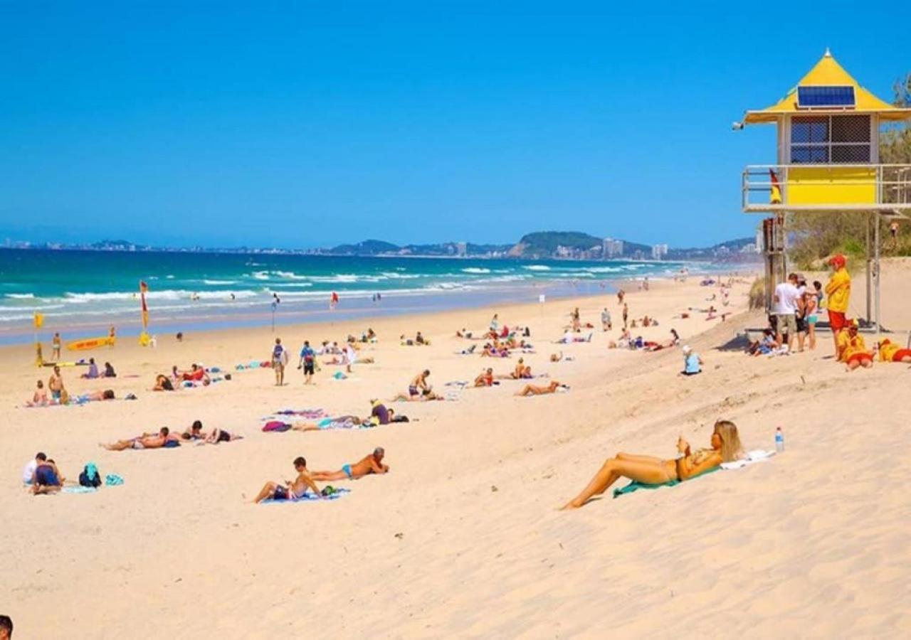 Location Location Location - Broadbeach :) Gold Coast Exterior photo