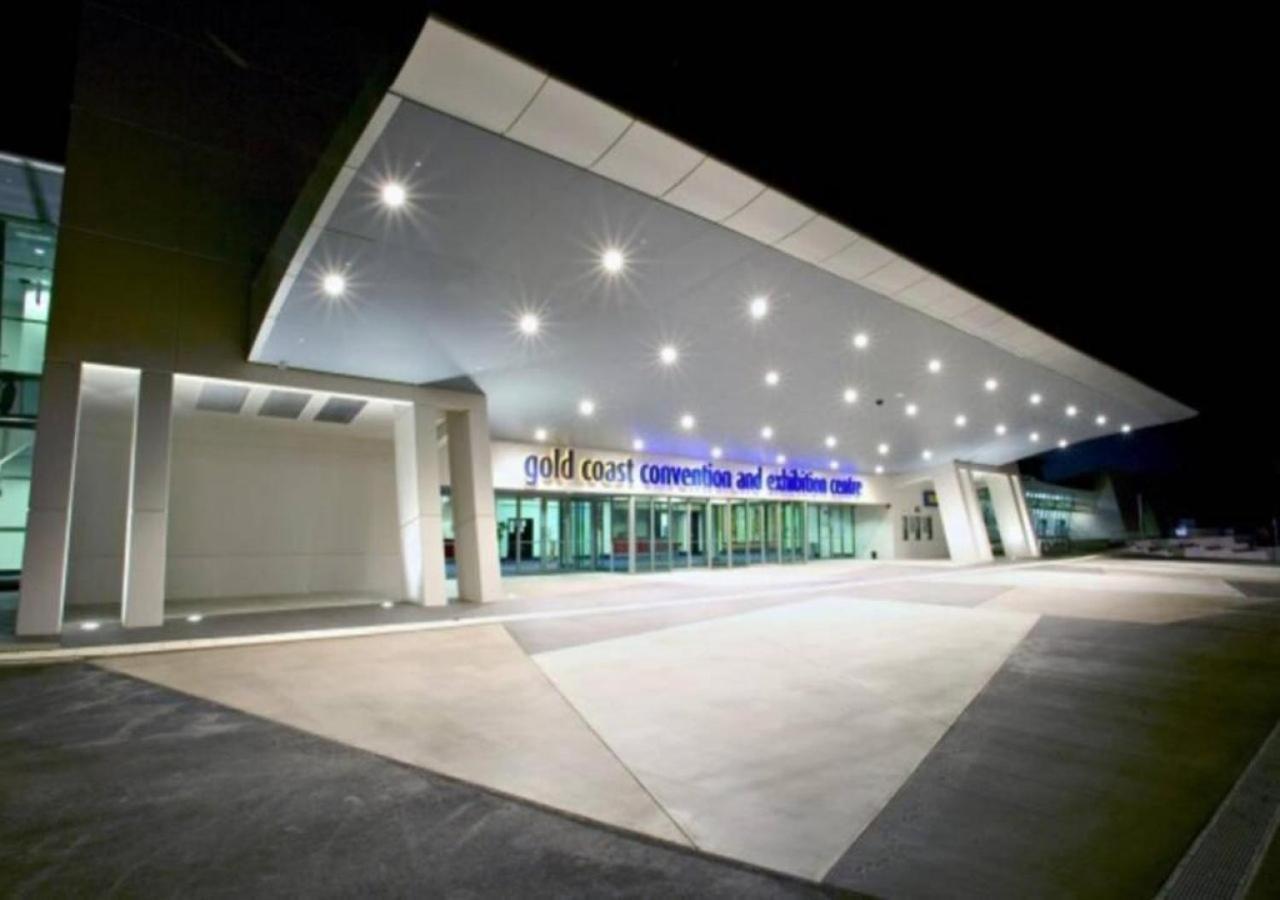 Location Location Location - Broadbeach :) Gold Coast Exterior photo